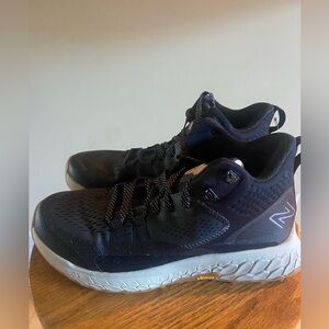 New Balance Fresh Foam Hierro Trail Running Shoes – Men’s
Size: 8